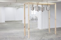 https://salonuldeproiecte.ro/files/gimgs/th-31_14_ Monotremu - Q_E_F_, 2014 installation (wood structure, metal pots, ladles, rope), variable dimensions.jpg